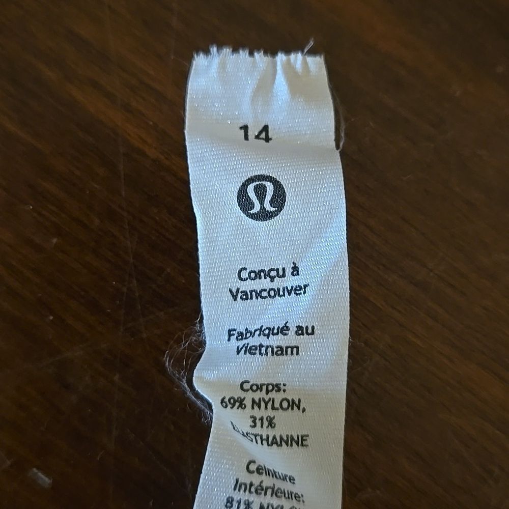 Lululemon White Fabric Care Tag Off Size 14 Lululemon Stretch High-Rise Jogger - Picture 2 of 8